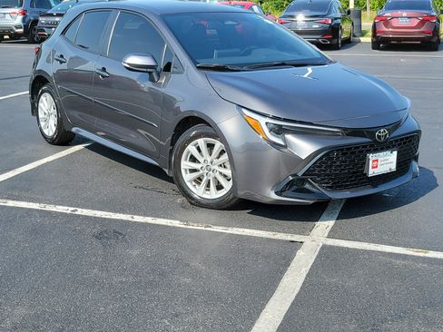 Certified 2025 Toyota Corolla SE w/ SE Package FWD image 2