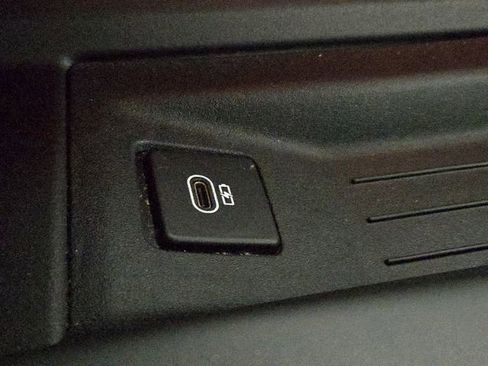 Used 2022 Land Rover Defender 90 V8 image 27