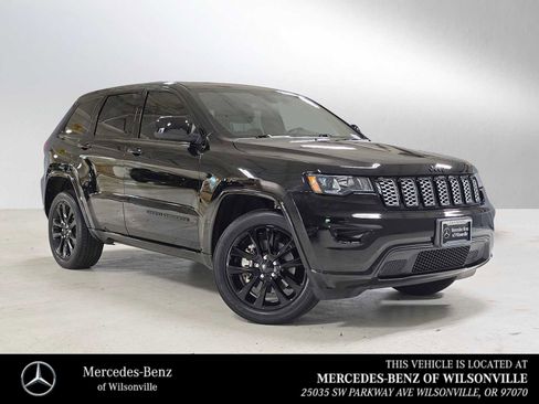 Used 2021 Jeep Grand Cherokee Laredo X image 1