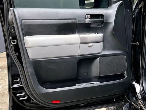 Used 2011 Toyota Tundra 2WD CrewMax w/ Tow Pkg image 21