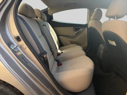 Used 2016 Hyundai Elantra SE FWD image 18