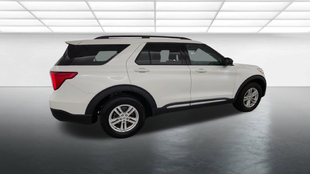 Used 2023 Ford Explorer XLT AWD/4WD image 8