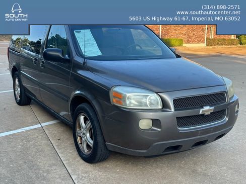 Used 2005 Chevrolet Uplander LT image 3
