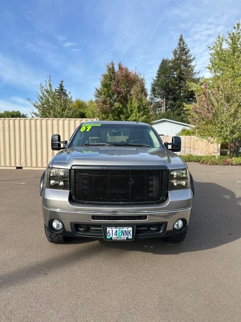 Used 2007 GMC Sierra 2500 SLE AWD/4WD image 2