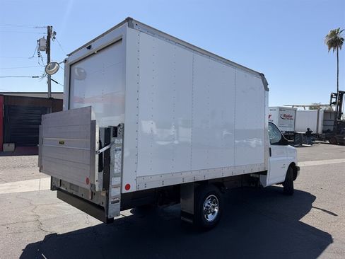 Used 2025 Chevrolet Express 3500 w/ Power Convenience Package RWD image 3