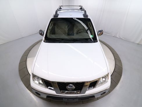 Used 2011 Nissan Frontier SL image 49