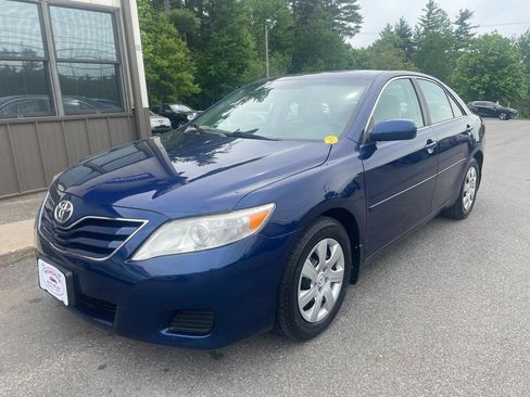 Used 2011 Toyota Camry FWD image 1