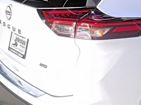 Used 2025 Nissan Rogue SV AWD/4WD image 13
