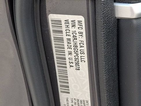 Certified 2023 Jeep Grand Cherokee Limited w/ Luxury Tech Group II AWD/4WD image 31