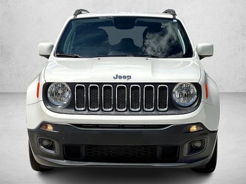 Used 2018 Jeep Renegade Latitude FWD image 2