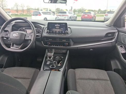 Used 2025 Nissan Rogue SV AWD/4WD image 13