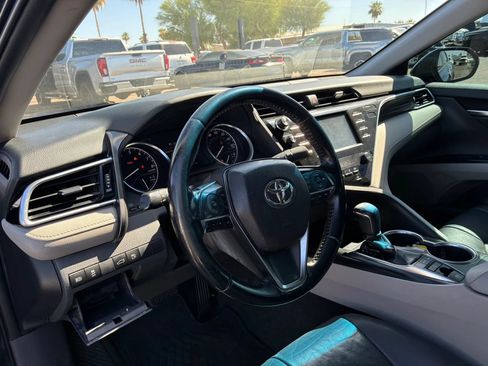Used 2018 Toyota Camry XLE FWD image 16