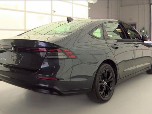 Used 2025 Honda Accord SE image 5