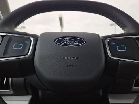 Used 2025 Ford Expedition Active AWD/4WD image 24