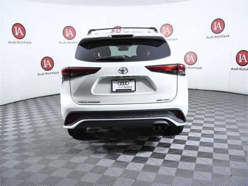 Used 2021 Toyota Highlander XSE image 7