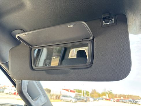 Used 2022 Chevrolet Silverado 1500 Custom image 27