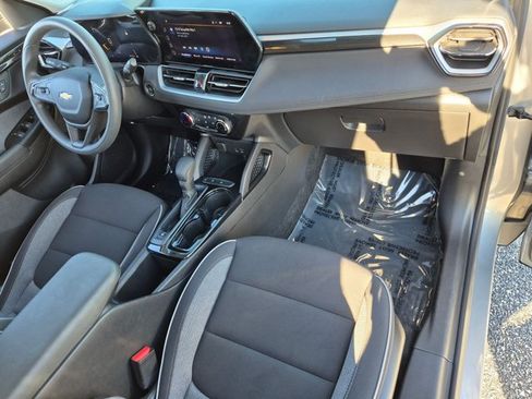 Used 2024 Chevrolet TrailBlazer LT w/ Driver Confidence Package FWD image 21