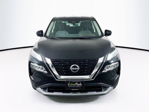 Used 2023 Nissan Rogue SV image 2