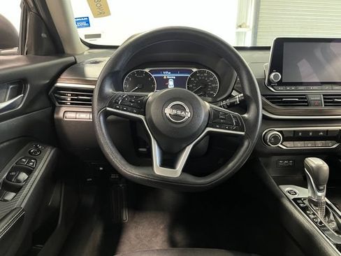 Used 2024 Nissan Altima 2.5 SV FWD image 22