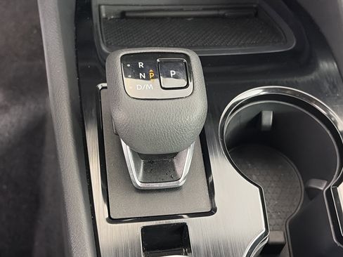 Certified 2025 Nissan Rogue SV image 23