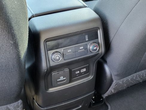 Used 2021 GMC Acadia SLE w/ Driver Convenience Package image 25