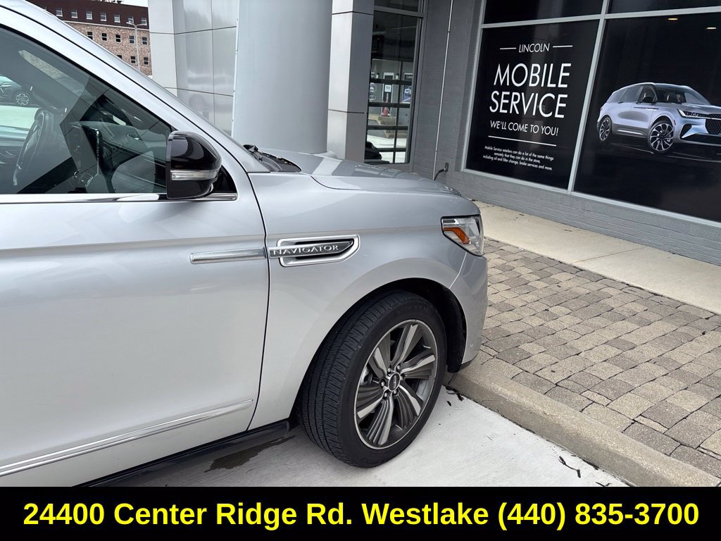 Used 2019 Lincoln Navigator Reserve AWD/4WD image 17