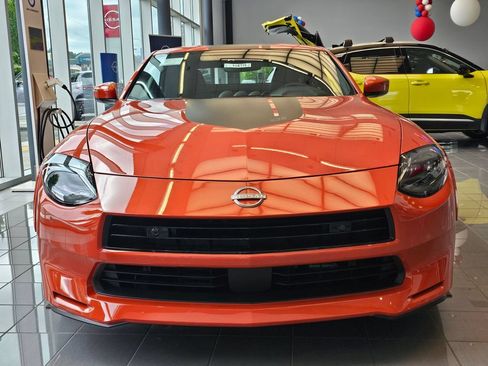 New 2024 Nissan Z Performance w/ Heritage Edition RWD image 2