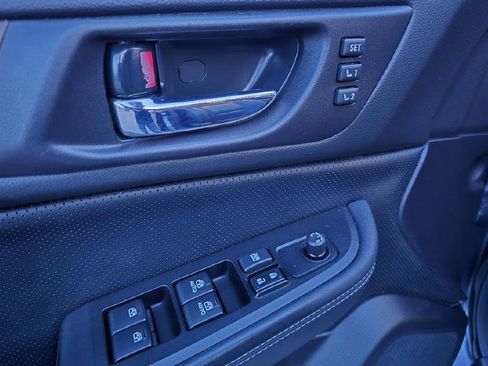 Used 2017 Subaru Outback 3.6R Limited image 32