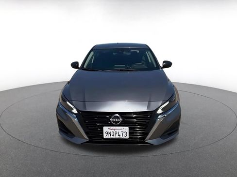 Used 2025 Nissan Altima 2.5 SV FWD image 4
