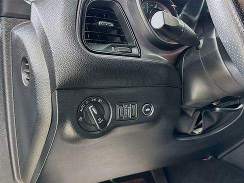 Used 2023 Dodge Challenger SXT w/ Blacktop Package image 10