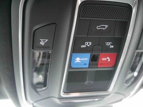 New 2025 Jeep Grand Cherokee Altitude image 33