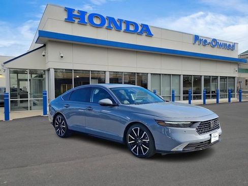Used 2023 Honda Accord Touring image 3