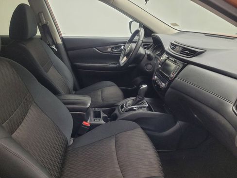 Used 2018 Nissan Rogue SV image 21