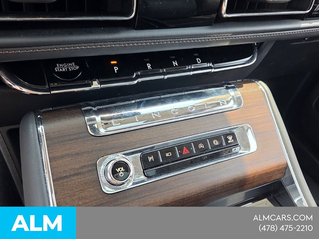 Used 2025 Lincoln Aviator Reserve AWD/4WD image 23