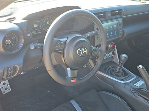Used 2024 Toyota GR86 Premium image 13