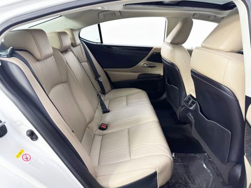 Used 2019 Lexus ES 350 w/ Luxury Package image 40