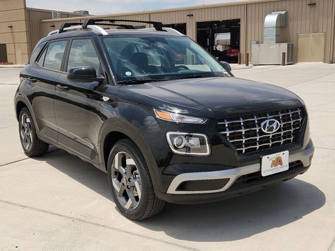 New 2026 Hyundai Venue SEL FWD image 6