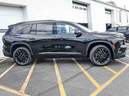 New 2026 Chevrolet Traverse LT w/ Midnight/Sport Edition AWD/4WD image 5