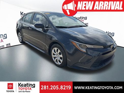 Used 2025 Toyota Corolla LE image 1