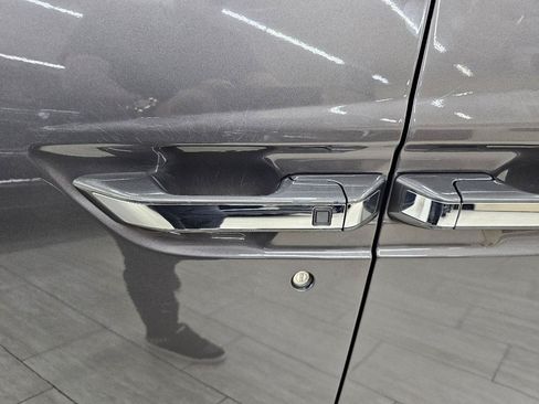 Used 2014 Honda Odyssey Touring image 11
