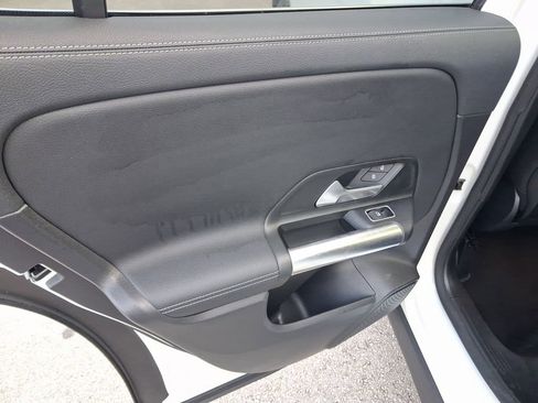 Used 2021 Mercedes-Benz GLA 250 4MATIC image 11