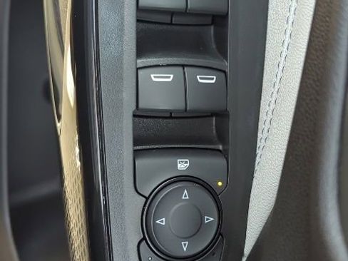 Used 2025 Chevrolet Trax LT image 14