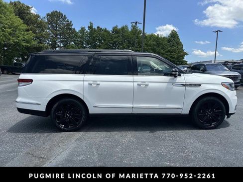 Used 2023 Lincoln Navigator L Black Label AWD/4WD image 8