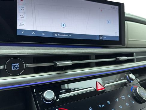 Used 2025 Hyundai Santa Fe Limited image 30