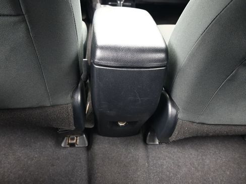 Used 2017 Toyota RAV4 LE image 34