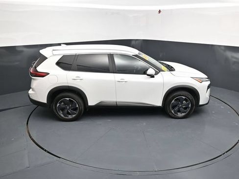 Used 2024 Nissan Rogue SV FWD image 46