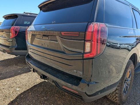 Used 2025 Ford Expedition Tremor image 7