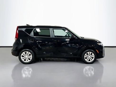 Certified 2022 Kia Soul LX image 8
