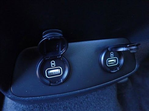 Used 2019 Hyundai Santa Fe SE image 10