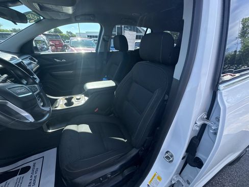 Used 2021 GMC Acadia SLE w/ Driver Convenience Package FWD image 19